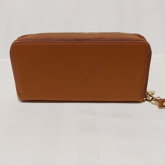 TRIPLE C PHONE CHARGING WALLET NWOT! - Picture 3 of 8